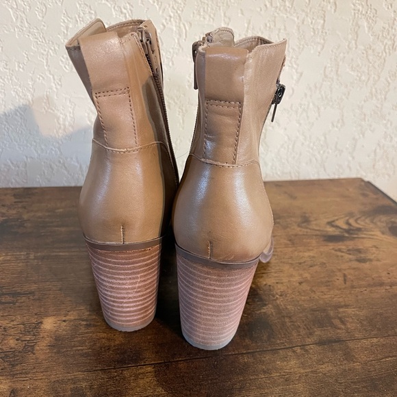 Naturalizer Booties / Boots - Size 7 - Carmel/Beige - Picture 4 of 7